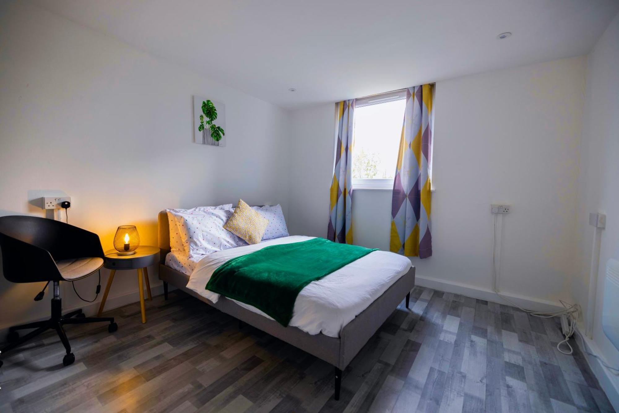 2 Bedrooms -Parking-Very Spacious-Wifi London Exterior photo