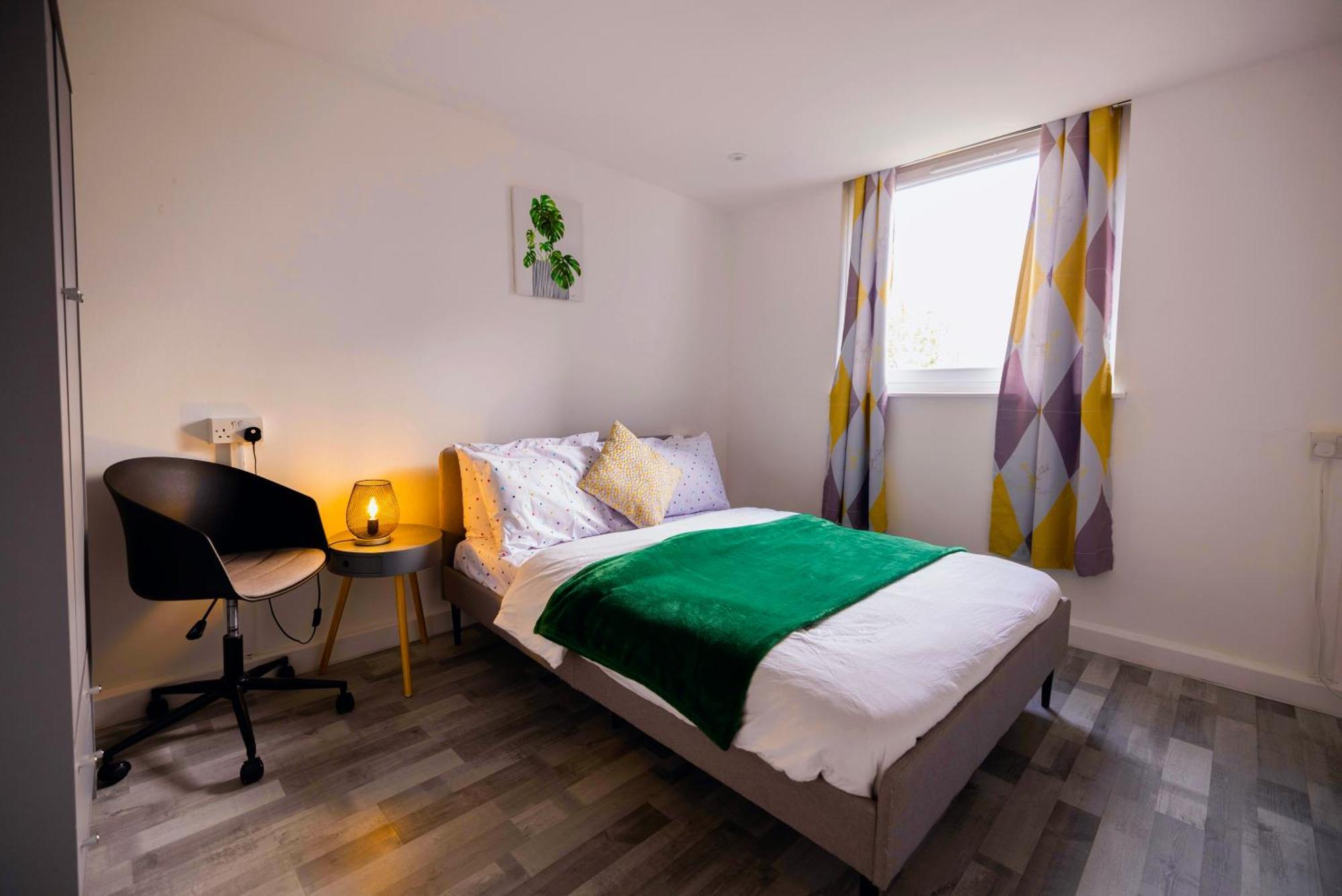 2 Bedrooms -Parking-Very Spacious-Wifi London Exterior photo